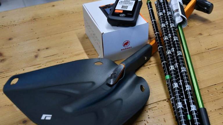Santa Sofia, kit di autosoccorso in montagna: le nuove regole per le escursioni sulla neve Santa Sofia, kit di autosoccorso in montagna: le nuove regole per le escursioni sulla neve