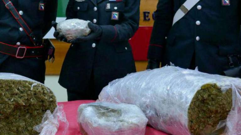 Rimini. Una montagna di droga nascosta nei garage Rimini. Una montagna di droga nascosta nei garage