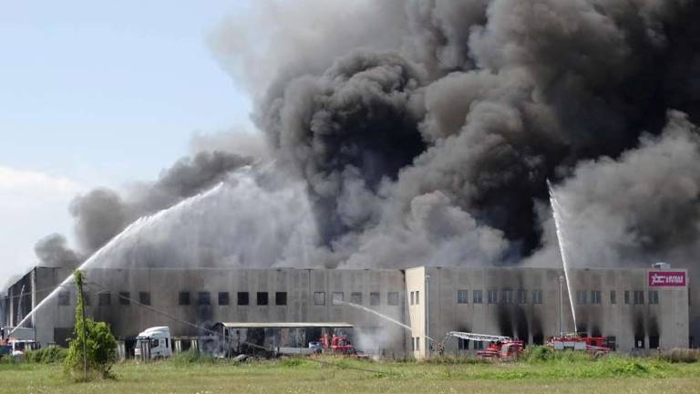 Faenza, la perizia: Incendio doloso alla Lotras Faenza, la perizia: Incendio doloso alla Lotras