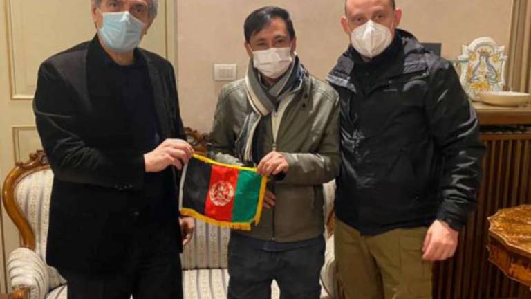 Forlì, fuggito dai Talebani: Ho visto la gente cadere dagli aerei Forlì, fuggito dai Talebani: Ho visto la gente cadere dagli aerei