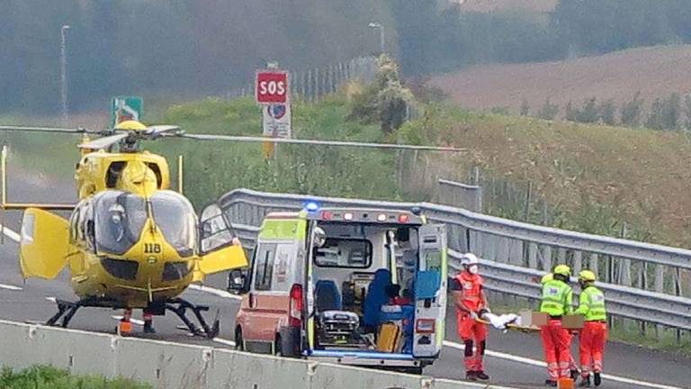 L'auto è in panne e scende: muore 37enne di Cervia, travolto in A14 a Scacciano L'auto è in panne e scende: muore 37enne di Cervia, travolto in A14 a Scacciano