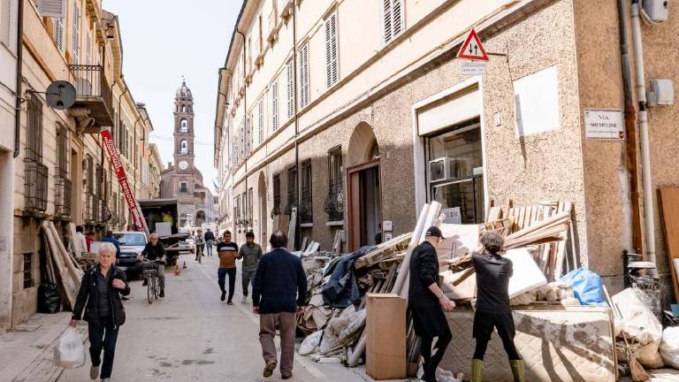 Faenza combatte contro 30mila tonnellate di rifiuti Faenza combatte contro 30mila tonnellate di rifiuti