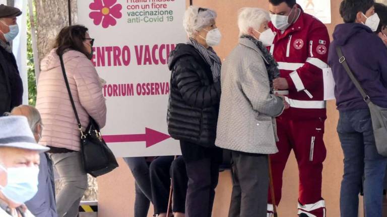 Imola, vaccini l'Ausl potenzia la campagna Imola, vaccini l'Ausl potenzia la campagna