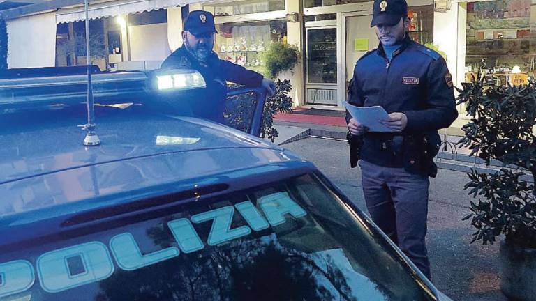 Rimini, spaccia droga e poi scappa con la bici elettrica: arrestato Rimini, spaccia droga e poi scappa con la bici elettrica: arrestato