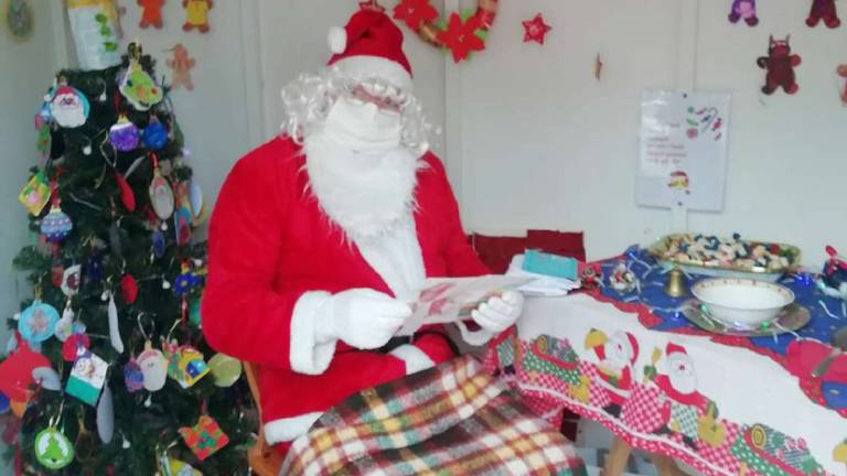 Savignano: Babbo Natale derubato dentro la sua casina Savignano: Babbo Natale derubato dentro la sua casina