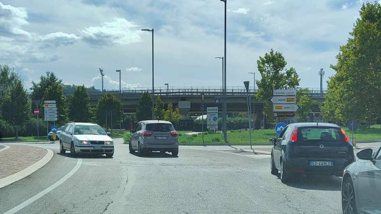 Cesena, rotonda Montefiore contromano? Non è mica la prima volta Cesena, rotonda Montefiore contromano? Non è mica la prima volta