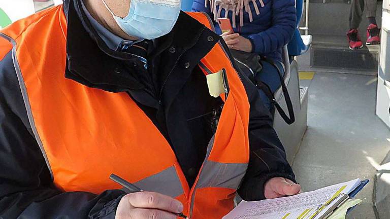 Ravenna, la mia vita da controllore del bus contro violenti e maleducati Ravenna, la mia vita da controllore del bus contro violenti e maleducati