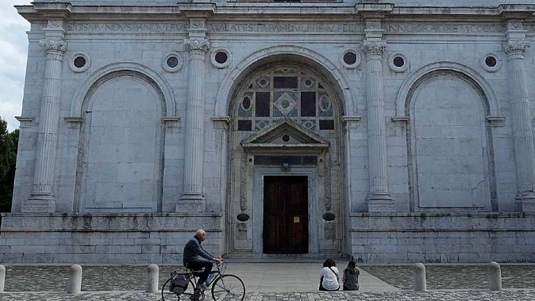 Rimini. Guerra: 7 giorni di preghiere, campane suonate ogni sera Rimini. Guerra: 7 giorni di preghiere, campane suonate ogni sera