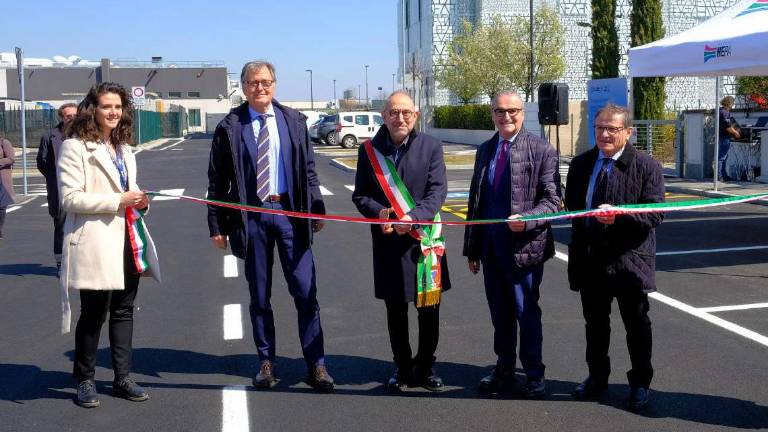 Imola, Hera regala alla città un parcheggio da oltre 100 posti auto Imola, Hera regala alla città un parcheggio da oltre 100 posti auto