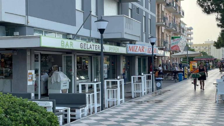 Cesenatico: non gli danno da bere, litiga e viene arrestato Cesenatico: non gli danno da bere, litiga e viene arrestato