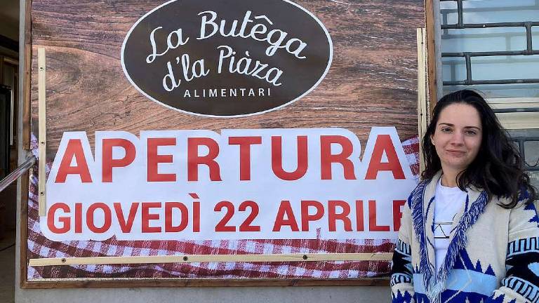 A 22 anni apre il secondo negozio di alimentari a Taibo A 22 anni apre il secondo negozio di alimentari a Taibo