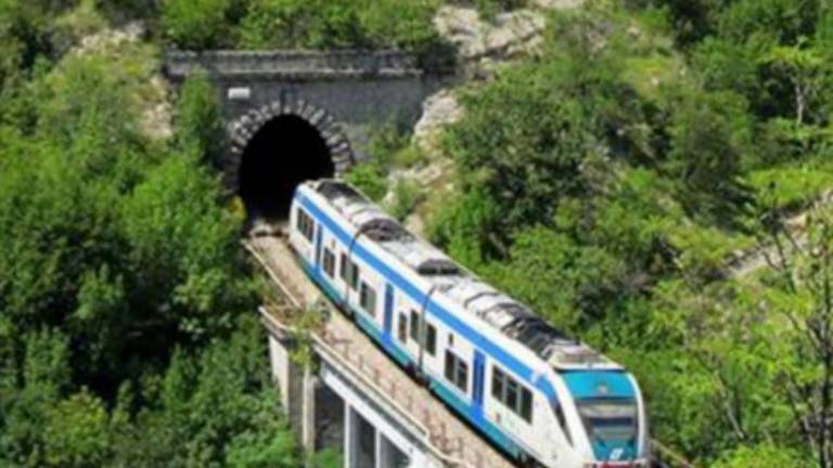 Treni a idrogeno, via libera per la linea Firenze-Faenza Treni a idrogeno, via libera per la linea Firenze-Faenza