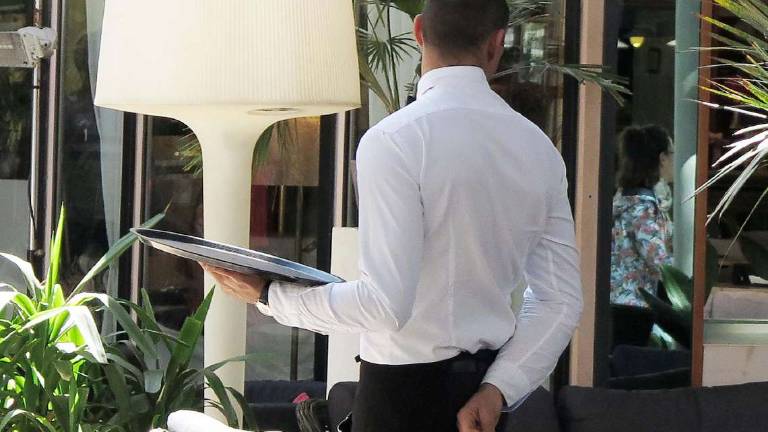 Turismo. Ecco quanto dovrebbero essere pagati i lavoratori Turismo. Ecco quanto dovrebbero essere pagati i lavoratori