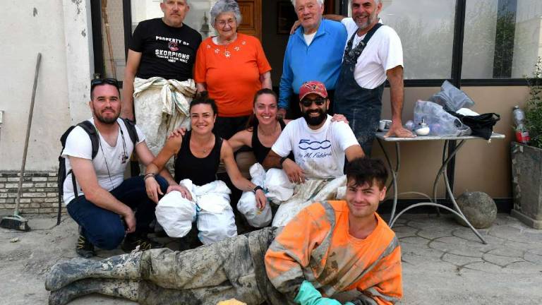 Nel tempo libero torno a Forlì a dare una mano, si è creato un gruppo magico: la scelta del Vigile del Fuoco di Pordenone Nel tempo libero torno a Forlì a dare una mano, si è creato un gruppo magico: la scelta del Vigile del Fuoco di Pordenone