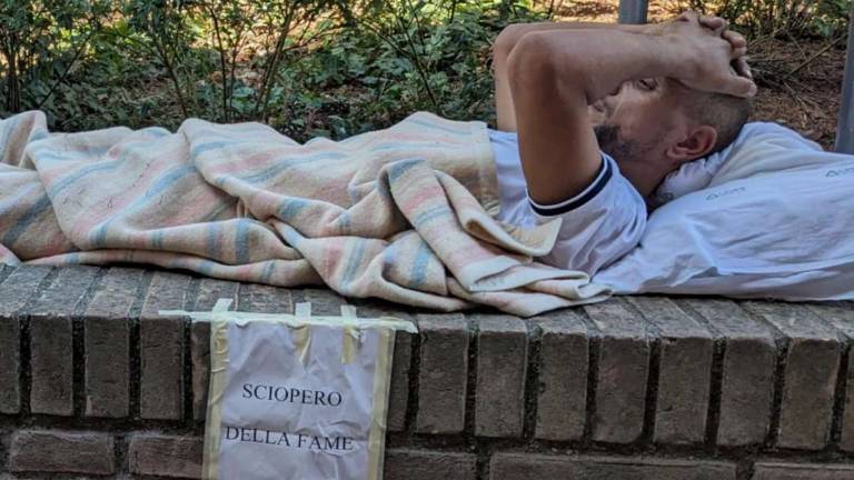 Sciopero della fame: chiede una casa al Comune di Cesena Sciopero della fame: chiede una casa al Comune di Cesena