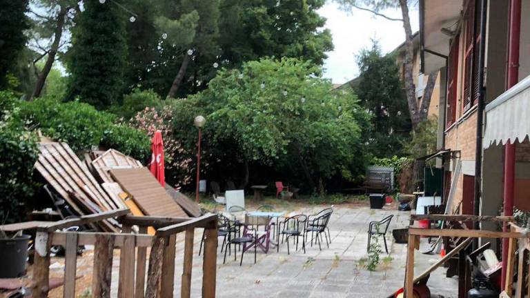 Cesena, costruzioni senza permesso abbattute in vari punti della città Cesena, costruzioni senza permesso abbattute in vari punti della città