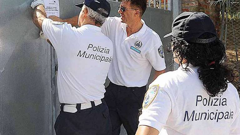 L’Italia degli abusi edilizi si divide in due: controlli e sanzioni L’Italia degli abusi edilizi si divide in due: controlli e sanzioni
