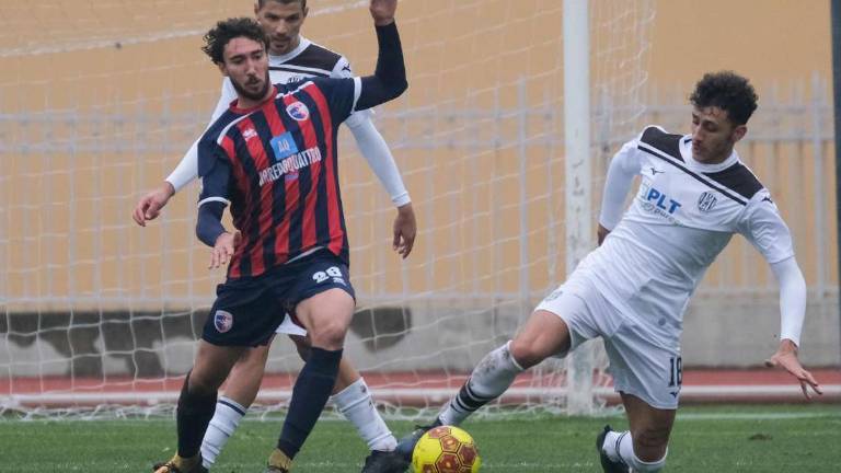 Calcio C,l’Imolese prende gol al primo tiro e la panchina è sparita Calcio C,l’Imolese prende gol al primo tiro e la panchina è sparita