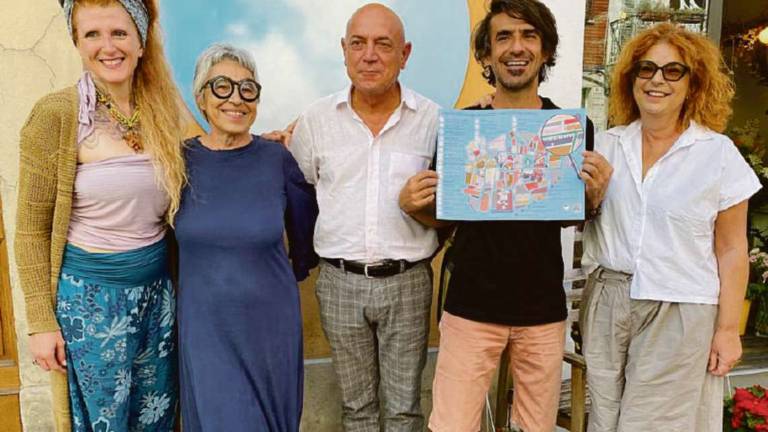 Forlì. In via Regnoli galleria a cielo aperto e solidarietà Forlì. In via Regnoli galleria a cielo aperto e solidarietà