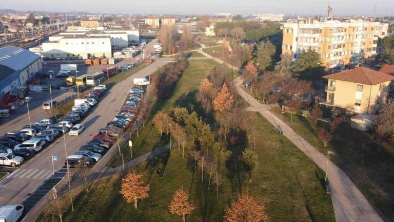 Cesena, retro della stazione osservato speciale del Quartiere Cesena, retro della stazione osservato speciale del Quartiere