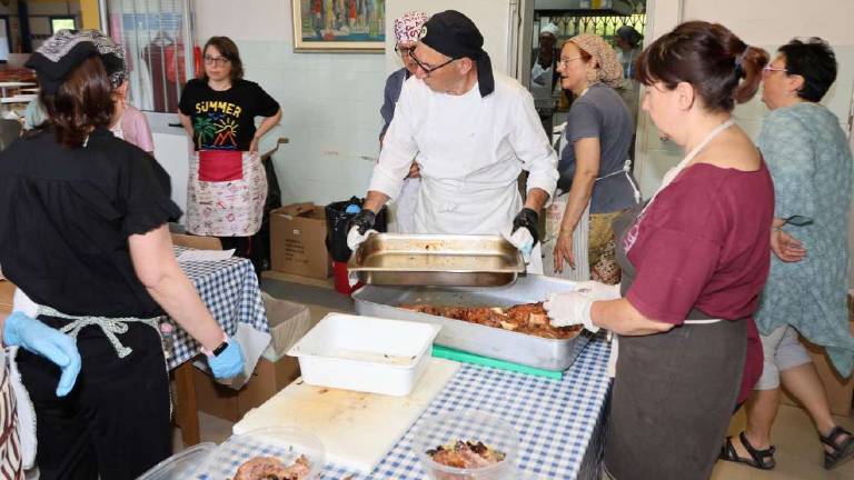 Cesena, da Cucine Popolari 500 pasti al giorno per gli alluvionati Cesena, da Cucine Popolari 500 pasti al giorno per gli alluvionati