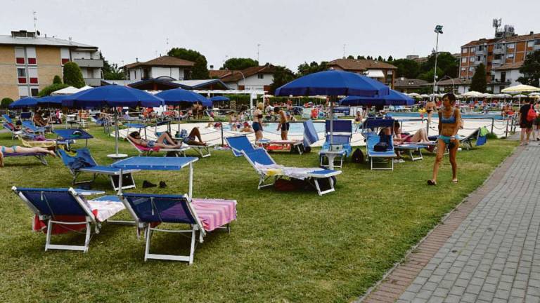 Forlì. Piscine prese d'assalto: Mai così tanta gente Forlì. Piscine prese d'assalto: Mai così tanta gente
