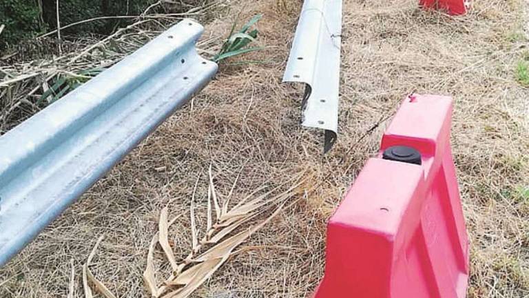 Cesena, strada pericolosa a Ruffio: quel guard rail è come una lama Cesena, strada pericolosa a Ruffio: quel guard rail è come una lama