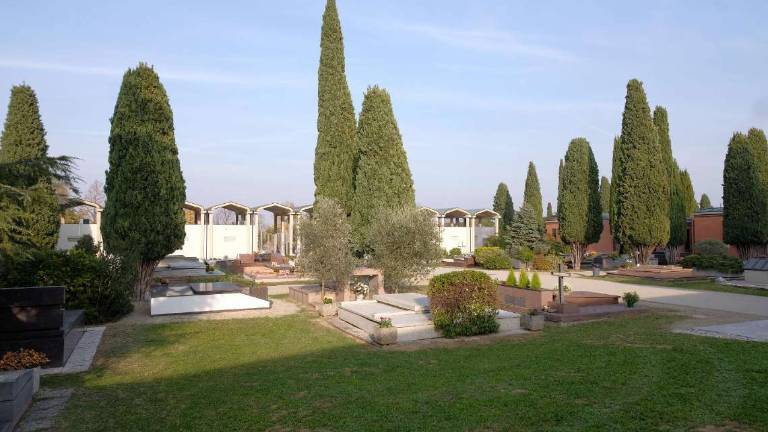 Imola, dal Comune 450 mila euro in due anni per lavori nei cimiteri Imola, dal Comune 450 mila euro in due anni per lavori nei cimiteri