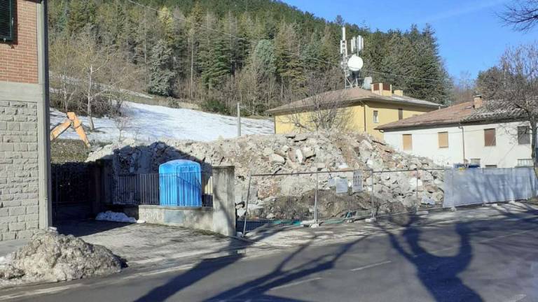 San Piero, demolito il consorzio agrario per fare il supermercato San Piero, demolito il consorzio agrario per fare il supermercato