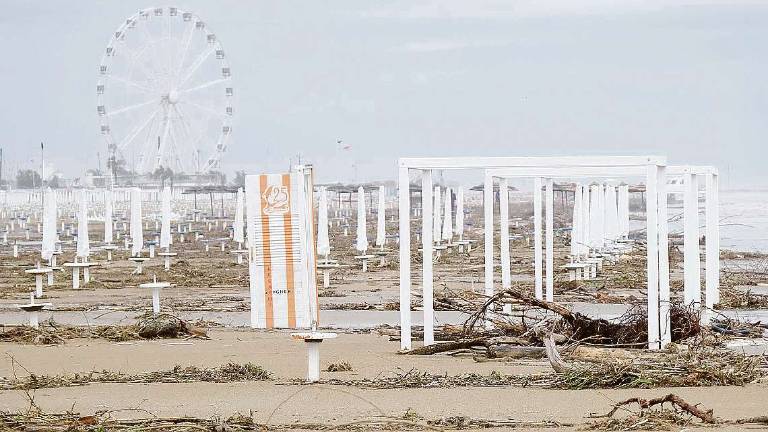 Rimini, il carattere dei bagnini: Pochi giorni e sistemiamo tutto VIDEO Rimini, il carattere dei bagnini: Pochi giorni e sistemiamo tutto VIDEO