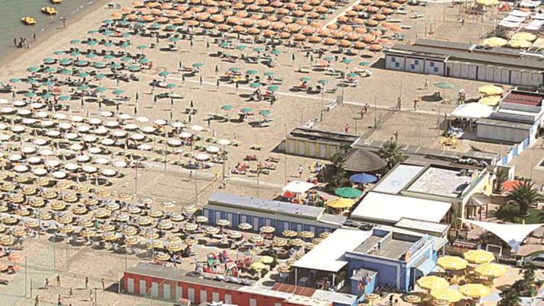 Rimini, spiagge: la protesta divide i balneari Rimini, spiagge: la protesta divide i balneari