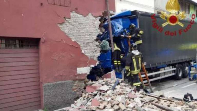 Camionista di Cervia morto, spunta l'ipotesi di un guasto al tir Camionista di Cervia morto, spunta l'ipotesi di un guasto al tir