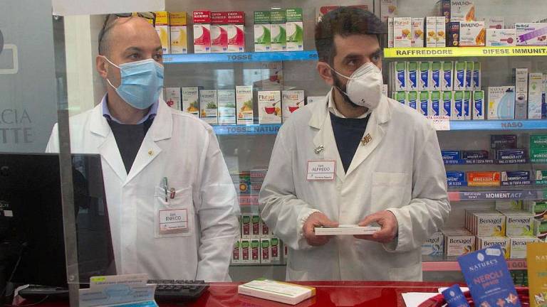 La proposta dell'Emilia-Romagna: Una riserva di tamponi per gli under 12 in farmacia La proposta dell'Emilia-Romagna: Una riserva di tamponi per gli under 12 in farmacia
