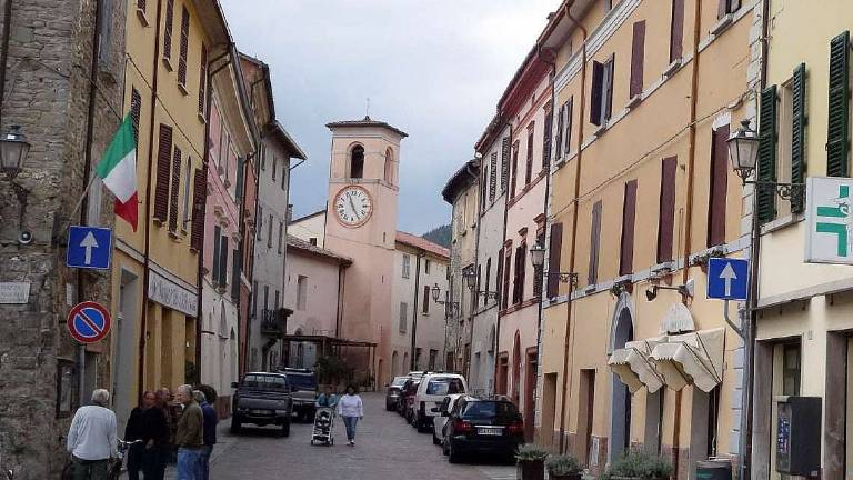 Benvenuti a Casola, medaglia d'oro dei vaccini in Romagna Benvenuti a Casola, medaglia d'oro dei vaccini in Romagna