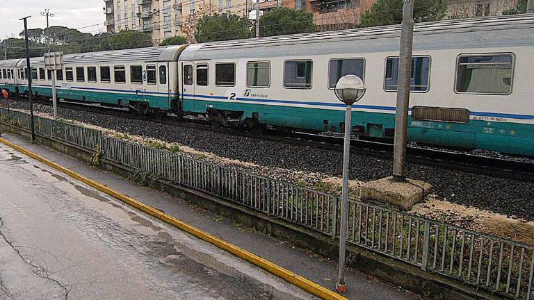 Faenza: pendolari palpeggiate sui treni, preso il maniaco Faenza: pendolari palpeggiate sui treni, preso il maniaco