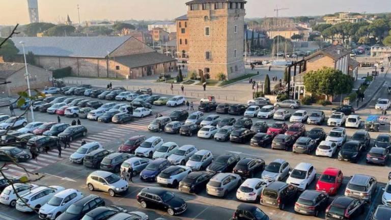 Cervia, parcheggi: Mi muovo elettrico, contrassegni a ruba Cervia, parcheggi: Mi muovo elettrico, contrassegni a ruba