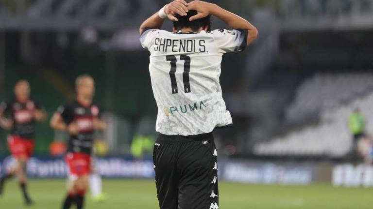 Calcio C play-off, c'eravamo tanto amati: a Cesena Aiello e Lewis sono sempre meno uniti Calcio C play-off, c'eravamo tanto amati: a Cesena Aiello e Lewis sono sempre meno uniti
