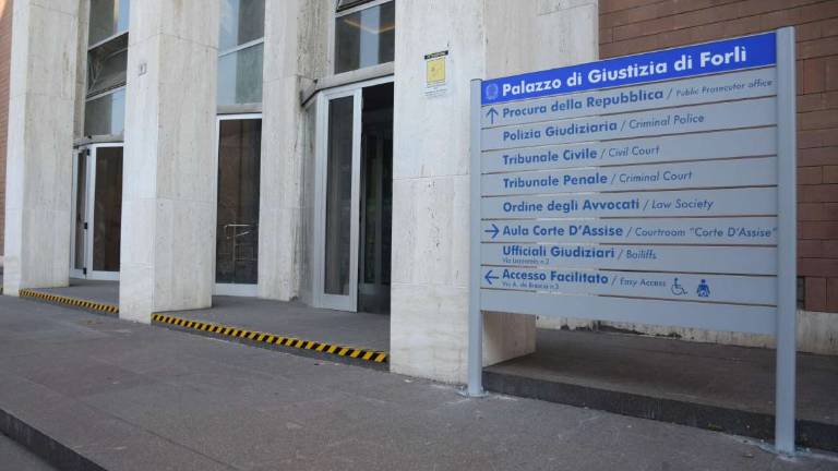 Forlì, buttafuori di un locale aggredì cliente: condannato Forlì, buttafuori di un locale aggredì cliente: condannato