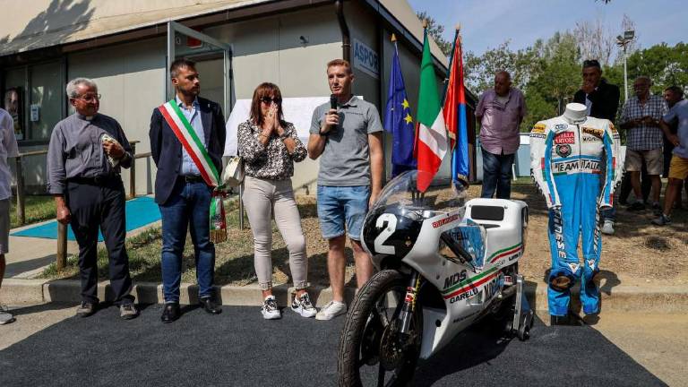 Imola, omaggio a Gresini al centro sociale La Tozzona Imola, omaggio a Gresini al centro sociale La Tozzona