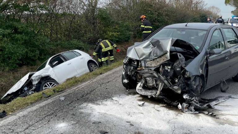 Incidente all'incrocio: due feriti finiscono all'ospedale di Cesena Incidente all'incrocio: due feriti finiscono all'ospedale di Cesena