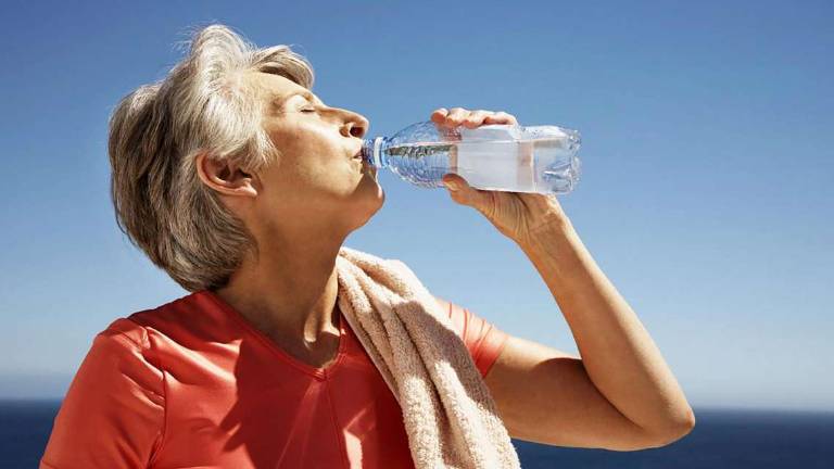 Caldo, i consigli per chi soffre di patologie cardiovascolari Caldo, i consigli per chi soffre di patologie cardiovascolari