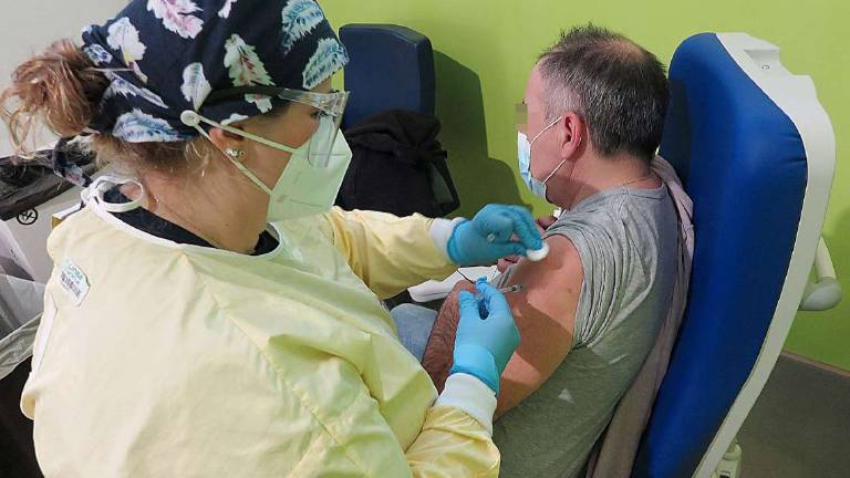 Prenotazioni quarta dose vaccino, forlivesi ultimi in Romagna Prenotazioni quarta dose vaccino, forlivesi ultimi in Romagna