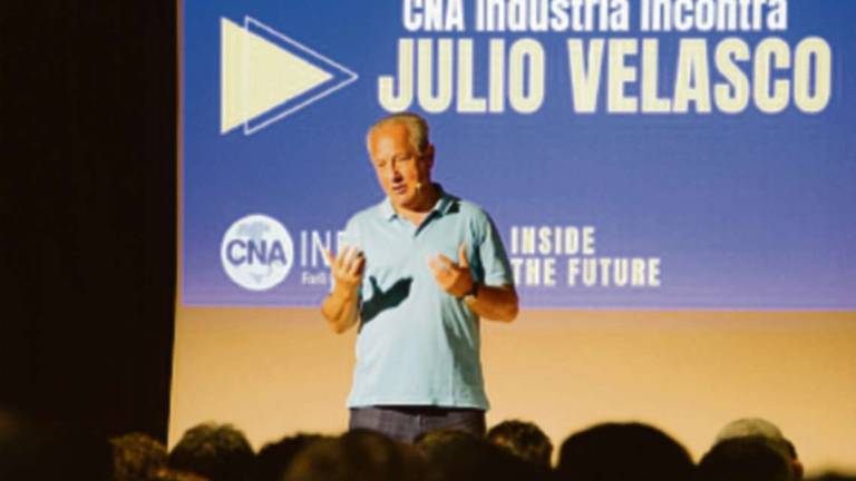 Julio Velasco: Le donne nel lavoro sarebbero le più brave, ma devono buttarsi di più, senza paura di sbagliare Julio Velasco: Le donne nel lavoro sarebbero le più brave, ma devono buttarsi di più, senza paura di sbagliare