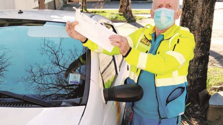 Cesena, volontario accompagna un anziano al Bufalini e lo multano Cesena, volontario accompagna un anziano al Bufalini e lo multano