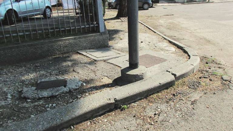 Gatteo, via disintegrata: rabbia covata da 25 anni, raccolta firme Gatteo, via disintegrata: rabbia covata da 25 anni, raccolta firme
