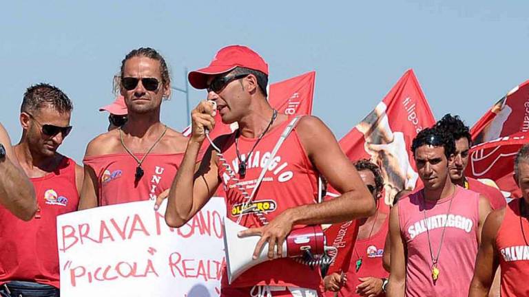 Rimini, i salvataggi oggi in piazza per protesta Rimini, i salvataggi oggi in piazza per protesta