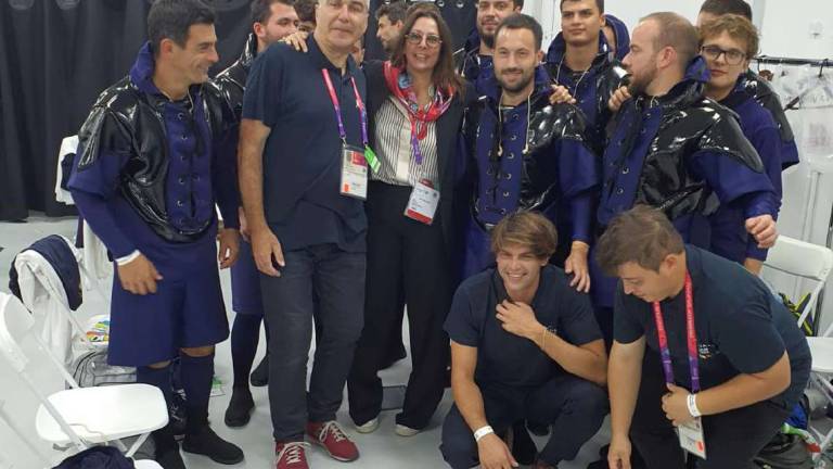 Mondiali in Qatar con gli sbandieratori di Faenza Mondiali in Qatar con gli sbandieratori di Faenza