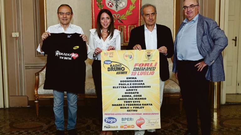 Forlì. La musica in piazza Saffi per gli alluvionati con Radio Bruno Estate Forlì. La musica in piazza Saffi per gli alluvionati con Radio Bruno Estate
