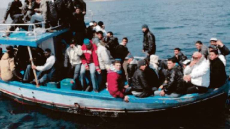 Rimini, albergatore accusato di essere scafista, il pm: multa da 7 milioni Rimini, albergatore accusato di essere scafista, il pm: multa da 7 milioni
