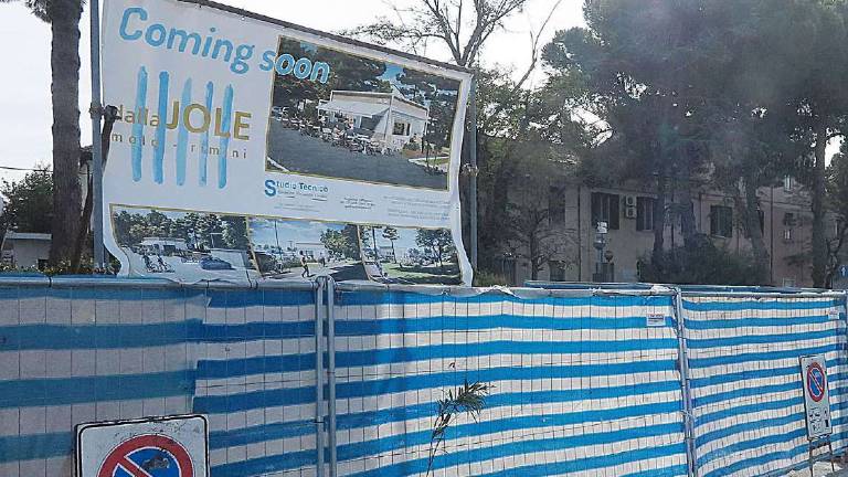 Rimini, manca il legno, restiamo chiusi: la Jole riapre a primavera Rimini, manca il legno, restiamo chiusi: la Jole riapre a primavera